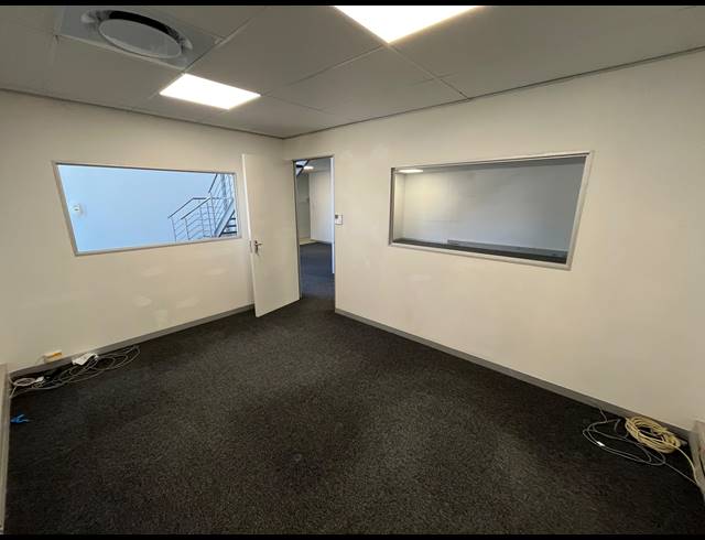 175M² OFFICE TO LET IN BRACKENFELL INDUSTRIAL